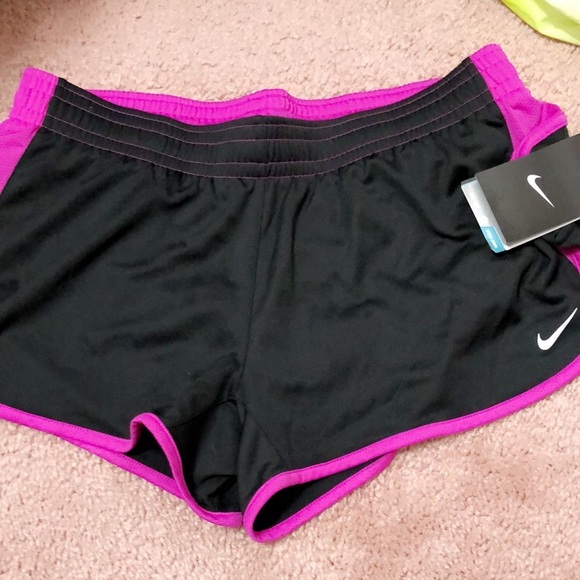 A package of 6 Nike Dri-Fit shorts! - Picture 5 of 6